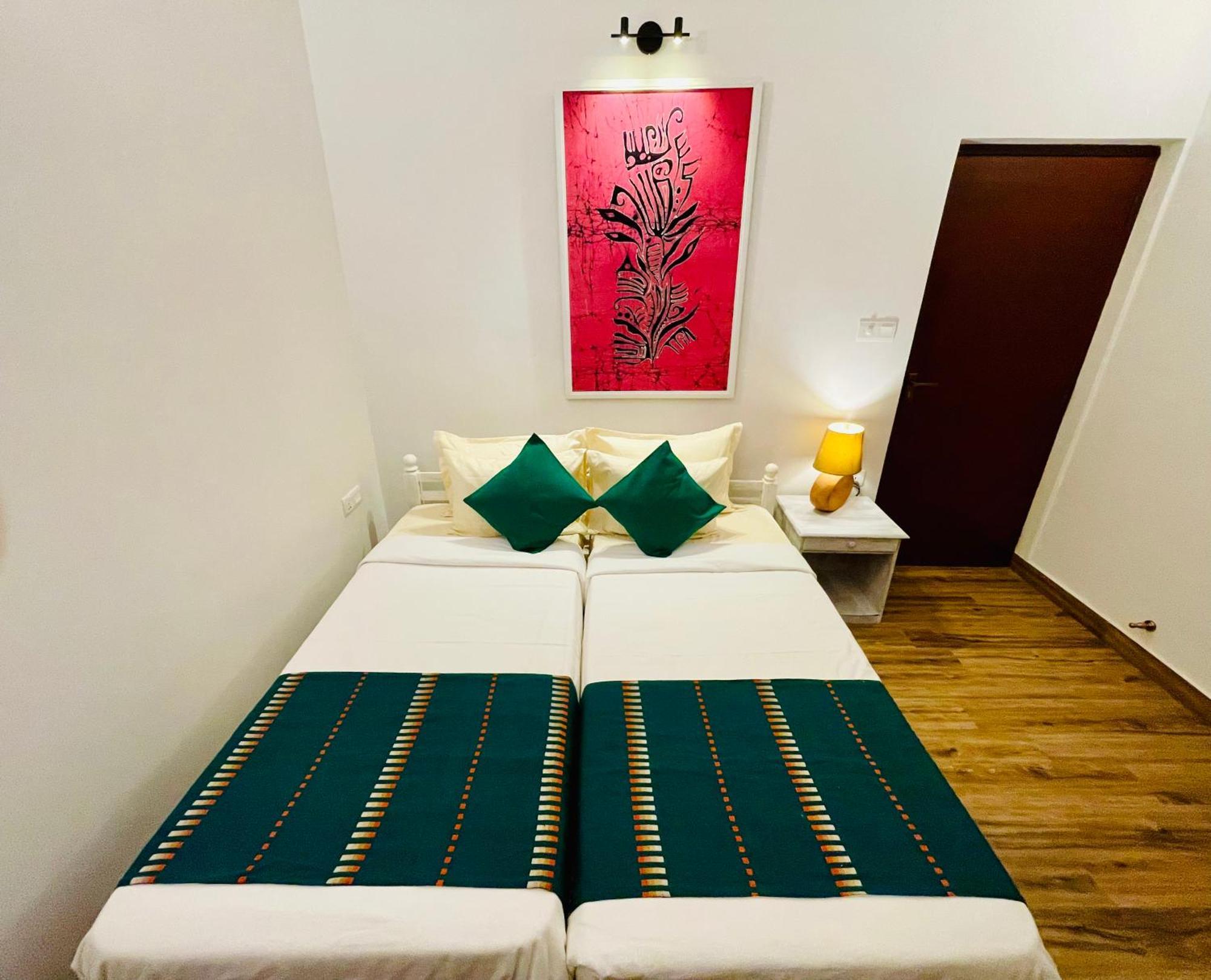Ayur Ayur White Sail Villa Dalupotha Екстериор снимка