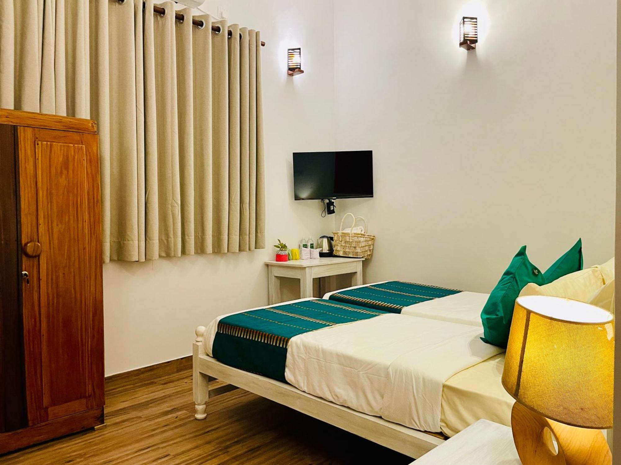 Ayur Ayur White Sail Villa Dalupotha Екстериор снимка