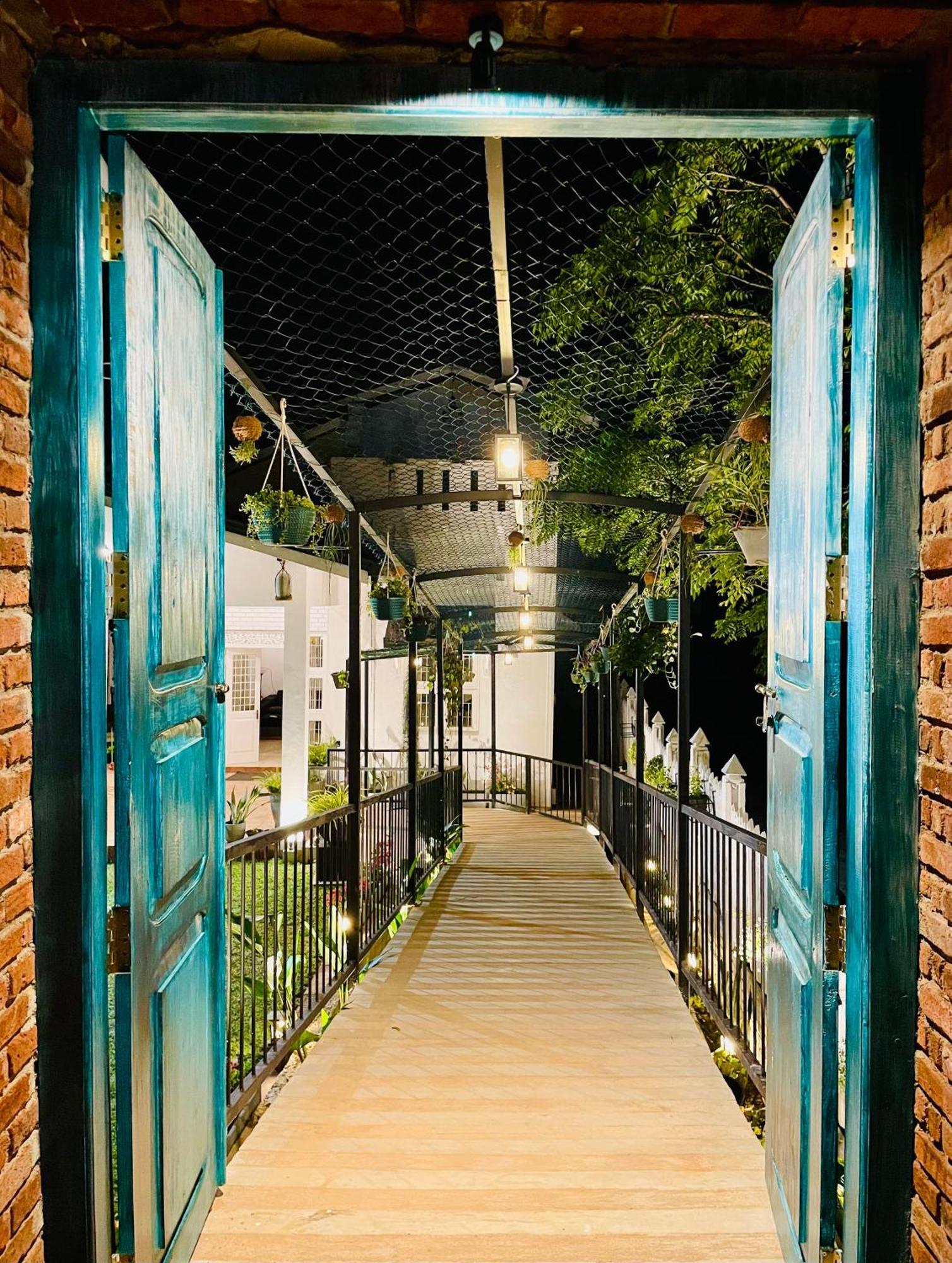 Ayur Ayur White Sail Villa Dalupotha Екстериор снимка