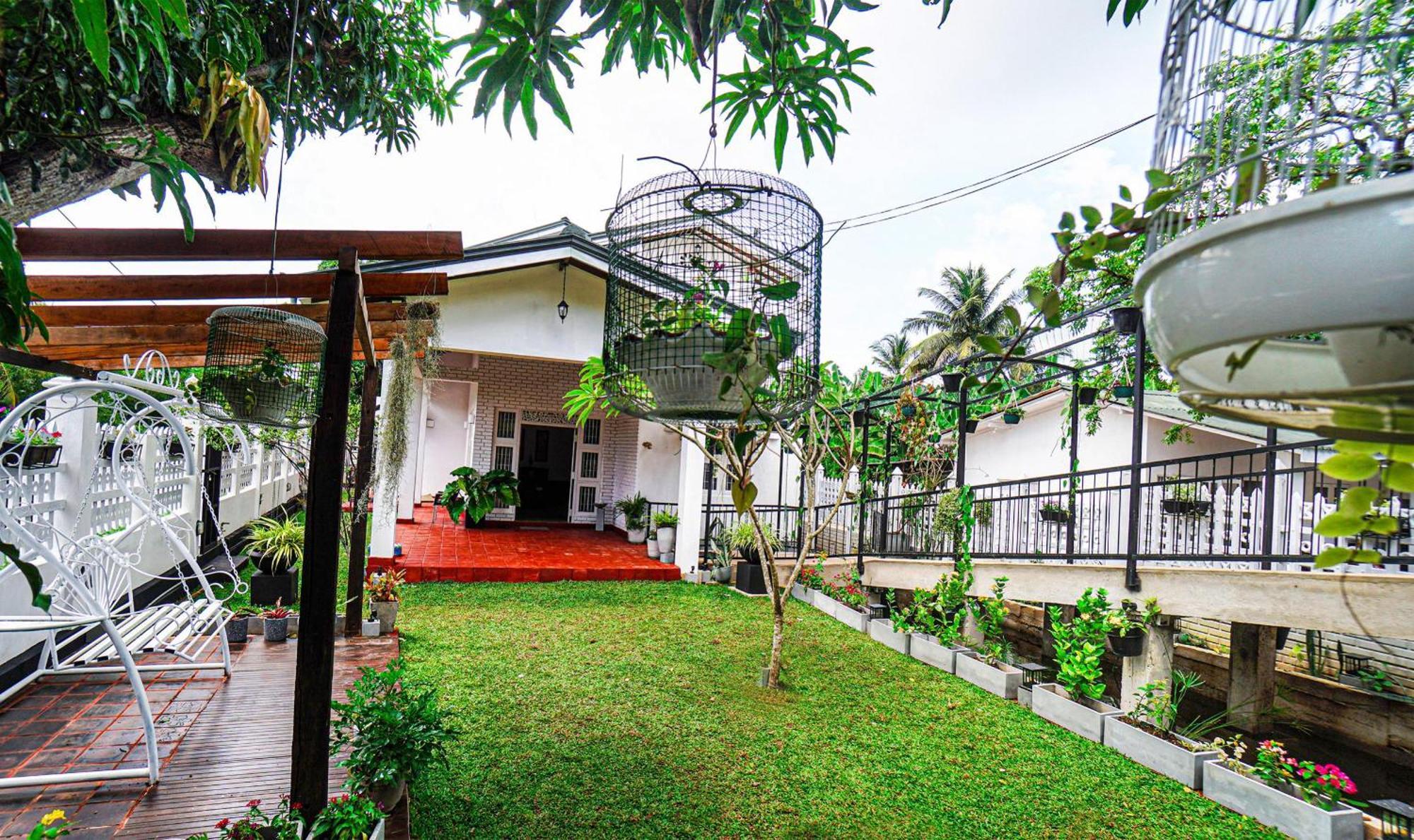 Ayur Ayur White Sail Villa Dalupotha Екстериор снимка