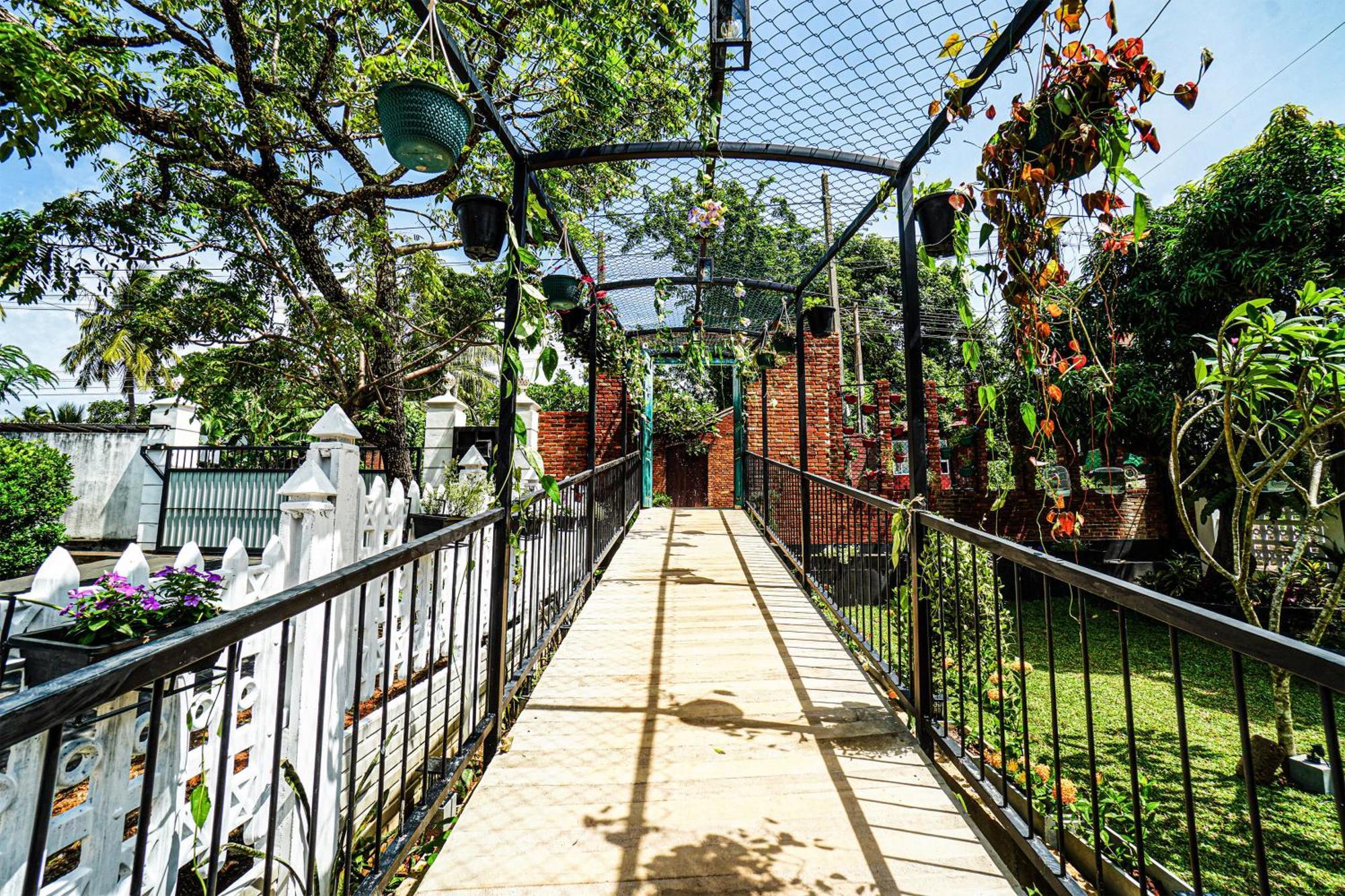 Ayur Ayur White Sail Villa Dalupotha Екстериор снимка